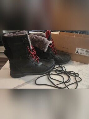 UGG Rudyard Black Leather Shearling Lined Winter Boots Men’s 10
